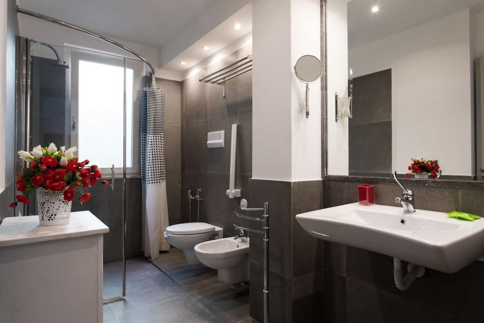 Bathroom, Facility for disabled guests