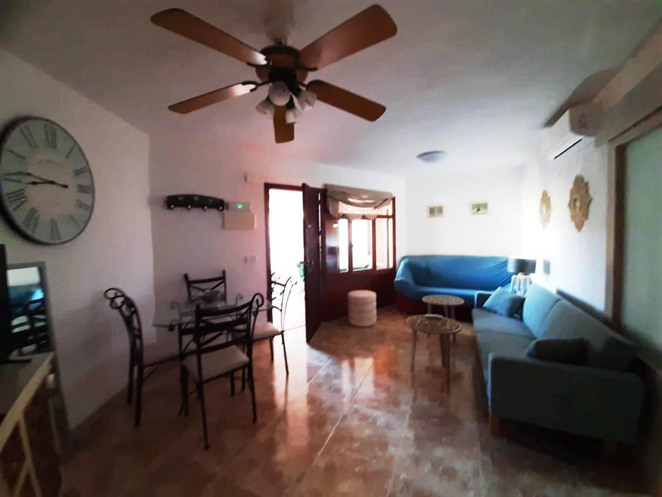 Living room, Lounge or bar