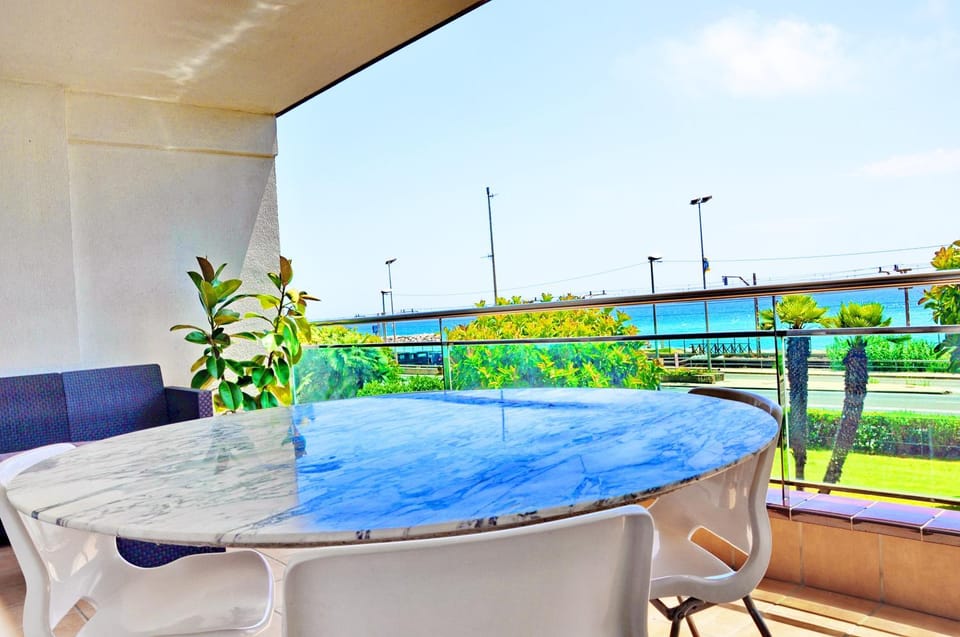 Garden, Balcony/Terrace, Food and drinks, Decorative detail, Beach, Garden view, Sea view
