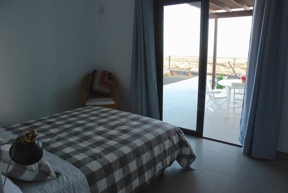 EL TUCAN, Vistas en 3 dormitorios y piscina. House in Isla de Lanzarote