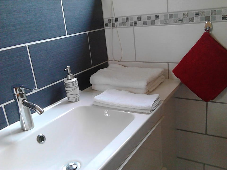 Bathroom, Photo of the whole room
