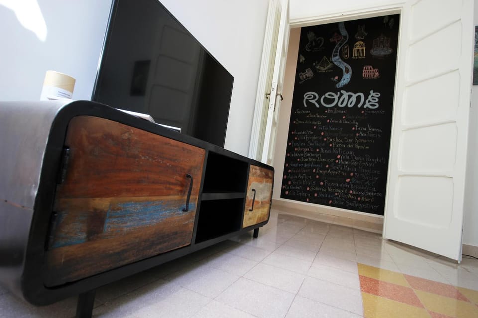 Communal lounge/ TV room, Decorative detail