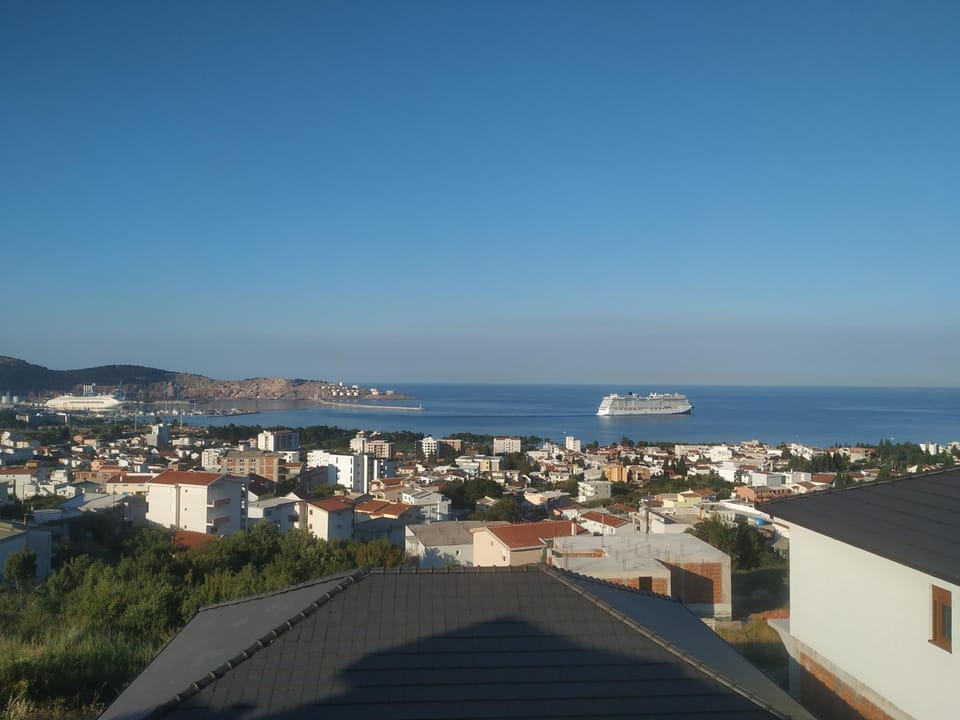 Day, Mountain view, Sea view