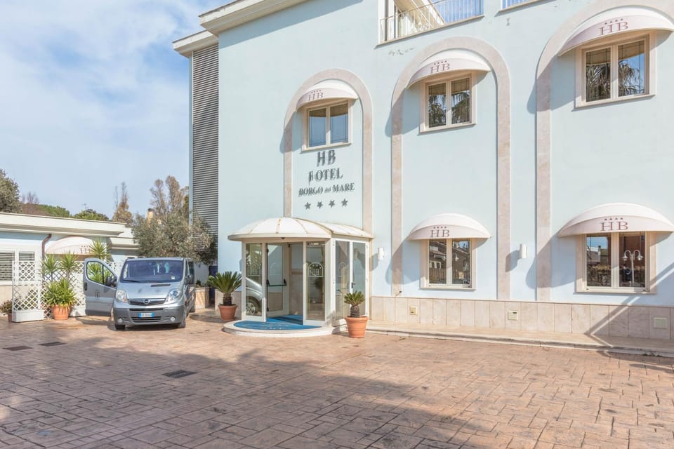 Property building, Facade/entrance, Property logo or sign