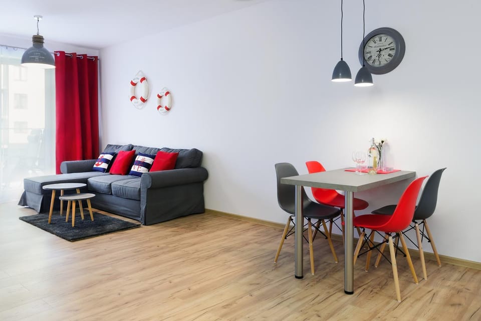 Property building, Kitchen or kitchenette, Dining area