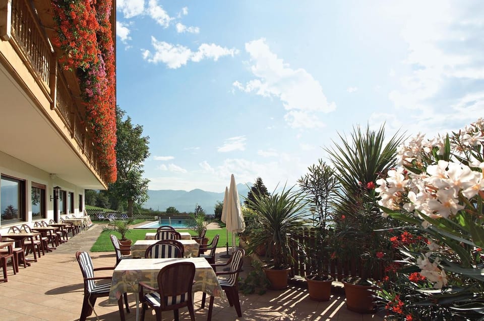 Patio, Day