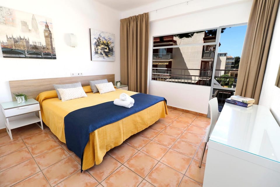 Bed, Photo of the whole room