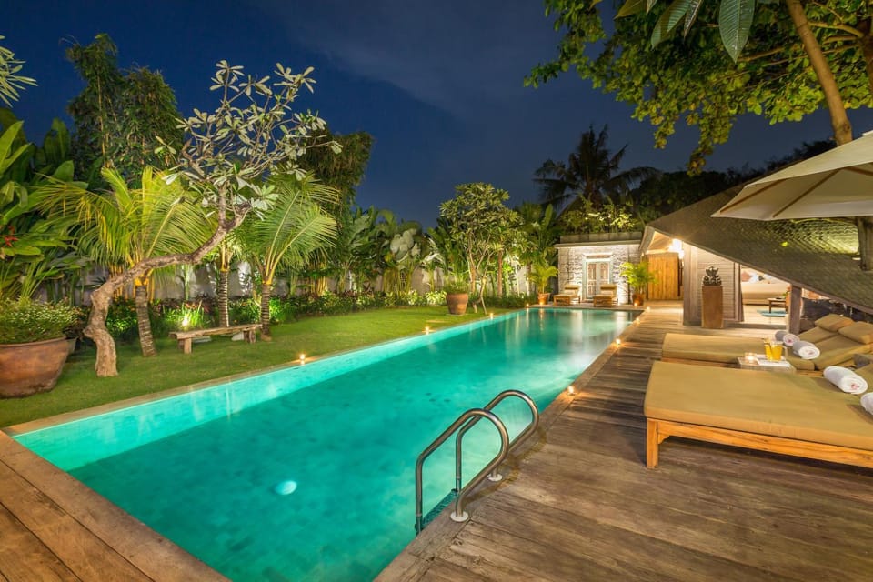 Pool view, Swimming pool, Swimming pool, sunbed