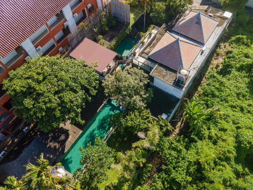 Property building, Swimming pool