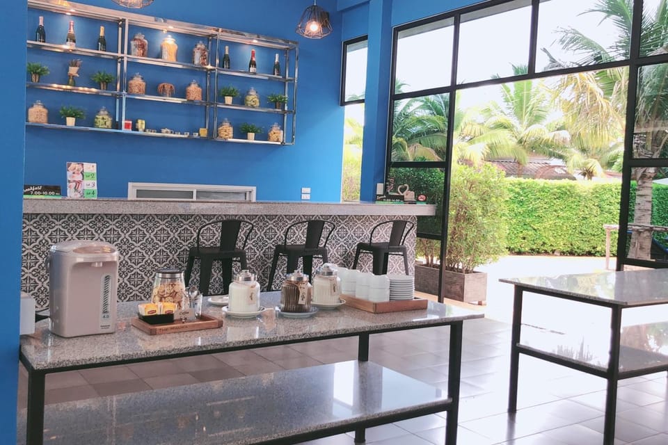 Coffee/tea facilities