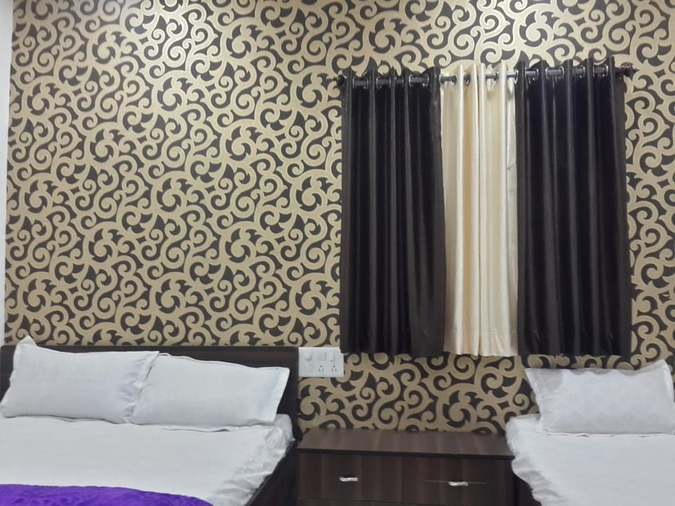 Shower, Toilet, Bathroom, TV and multimedia, Bedroom