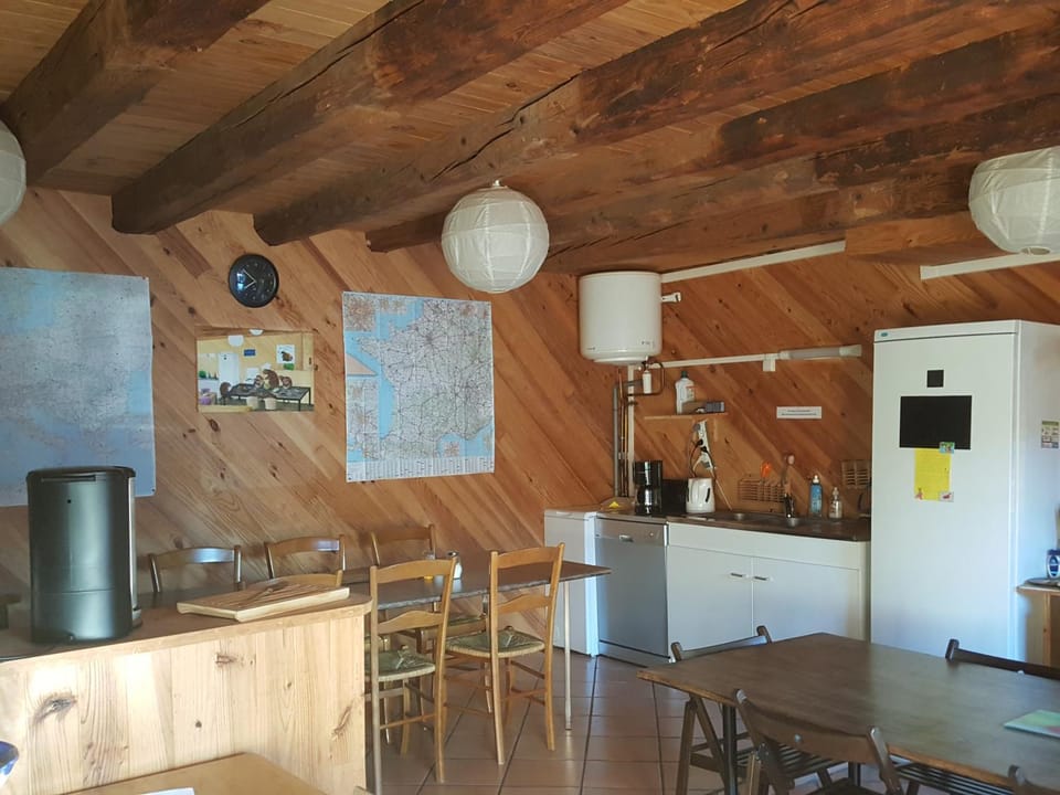 Communal kitchen, Internal: Not applicable to any particular room