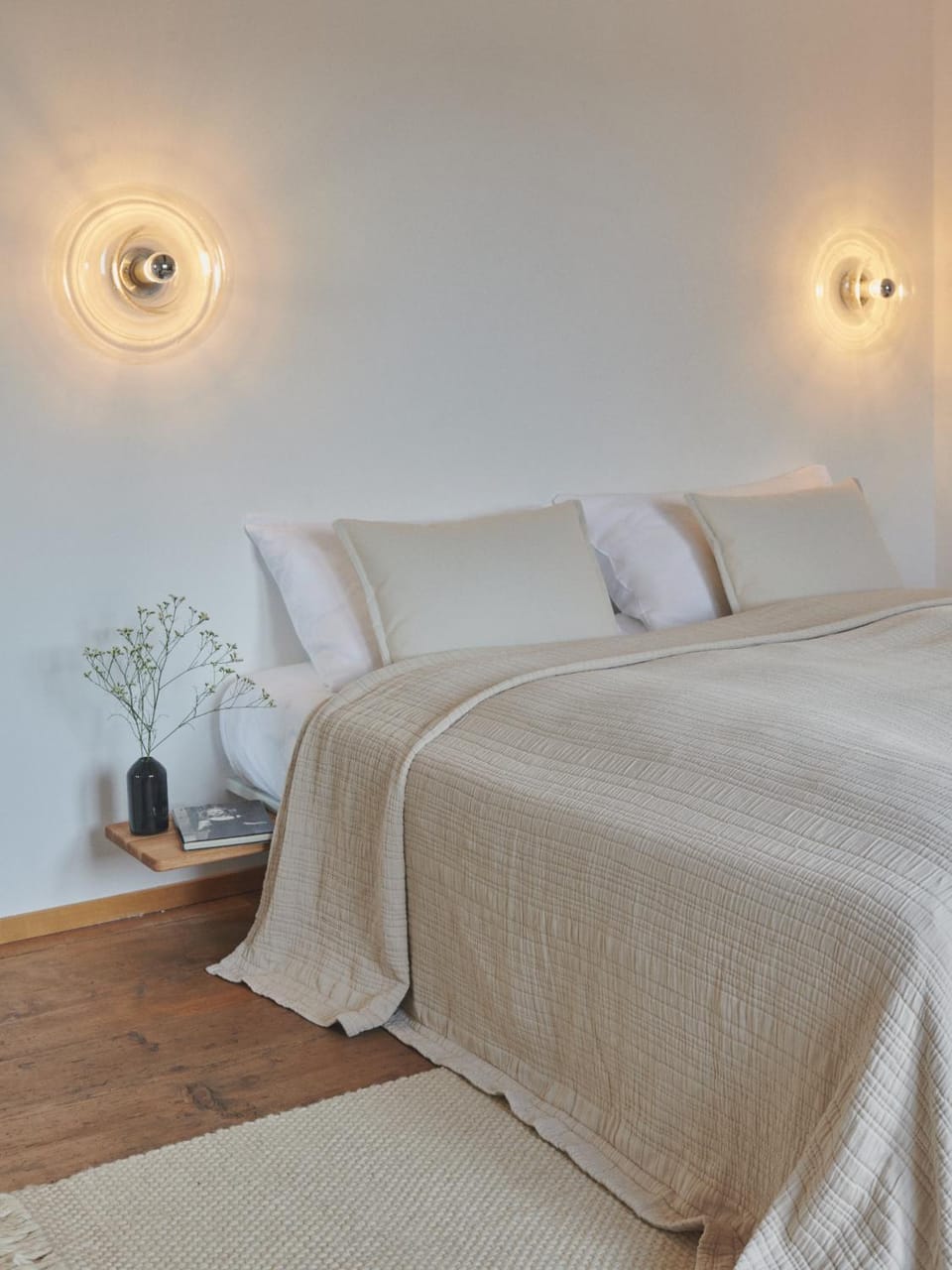 Bed, Photo of the whole room