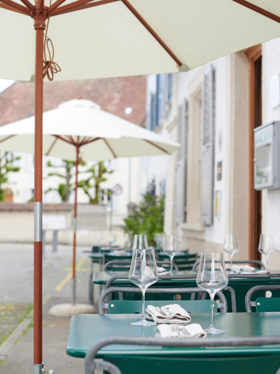 Restaurant/places to eat, Balcony/Terrace