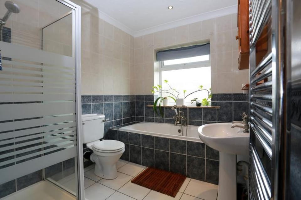 Shower, Toilet, Bathroom