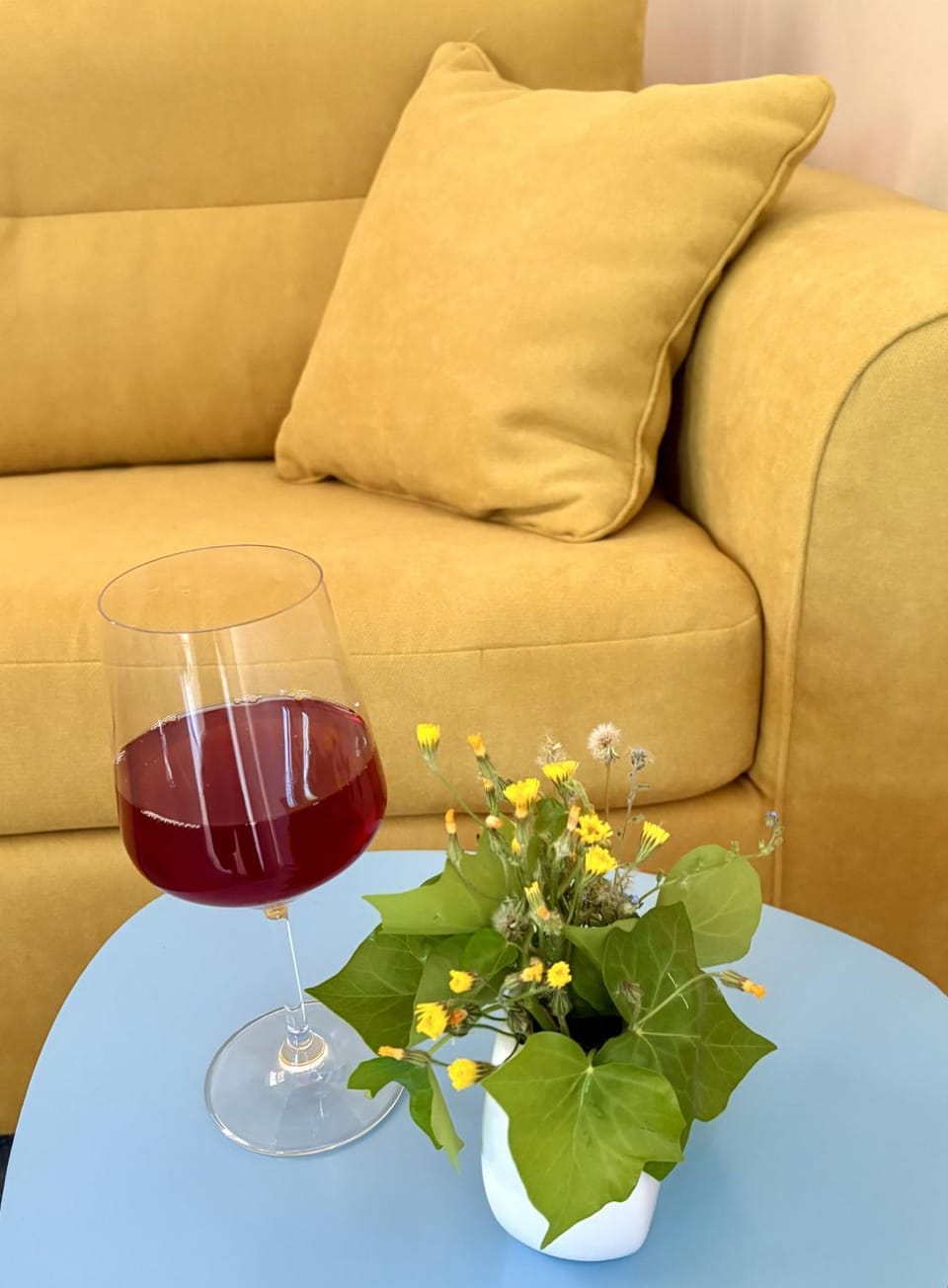 Living room, Seating area, Drinks