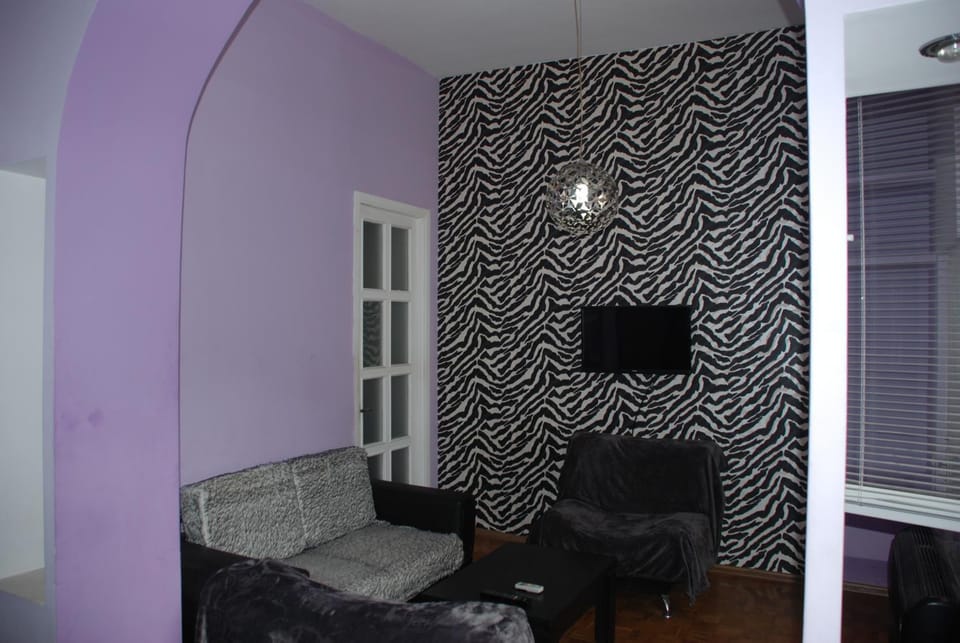 Living room, Photo of the whole room