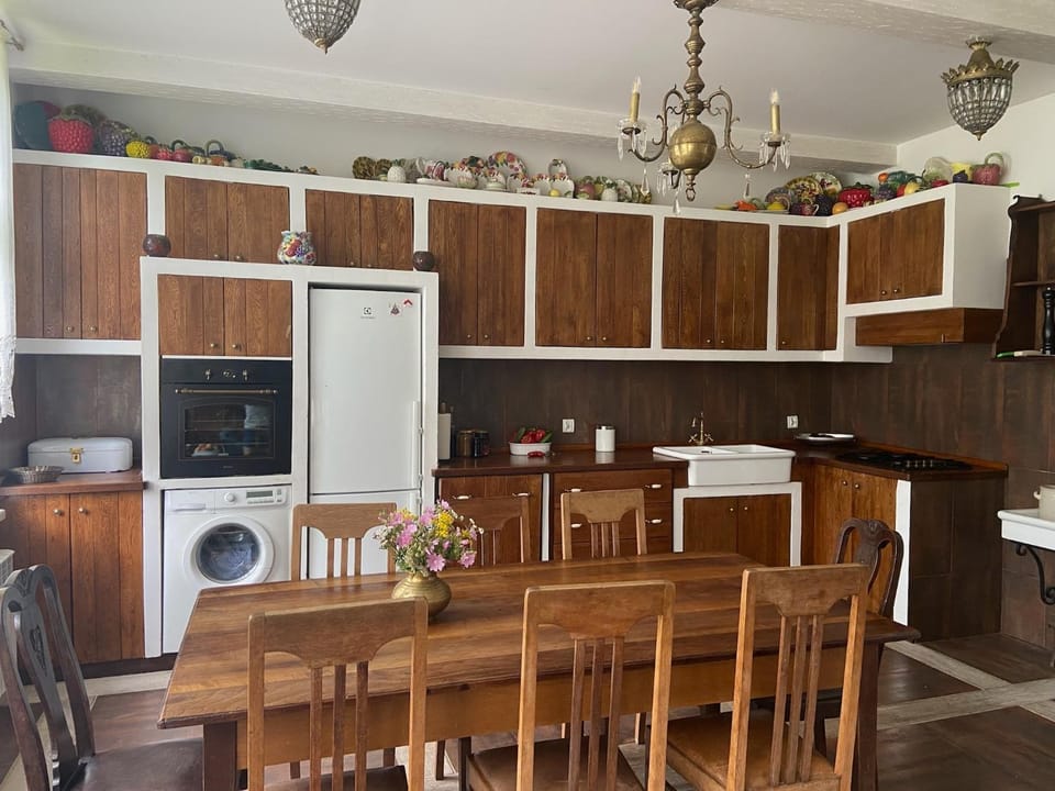 Living room, Dining area, stove, washing machine, kitchen