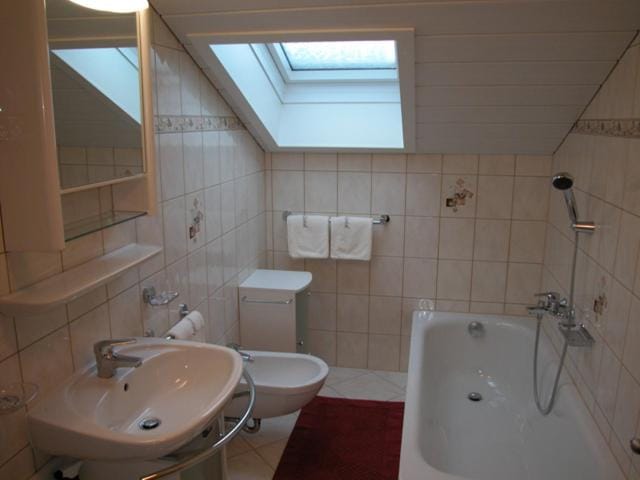 Bathroom, Bath, bidet