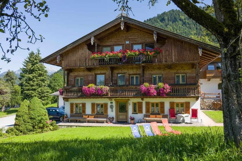 Property building, Summer, Garden, Balcony/Terrace