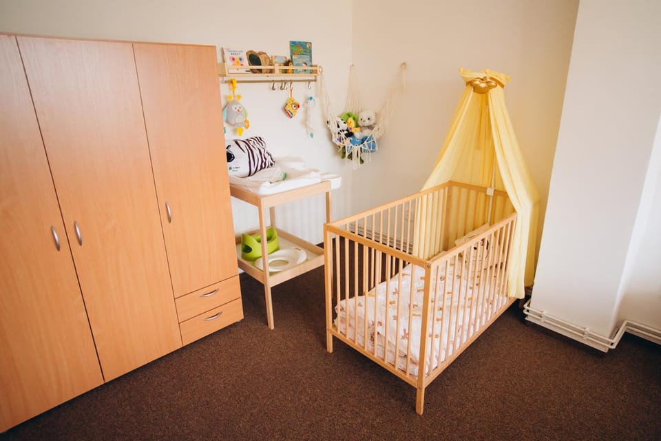 Photo of the whole room, Bedroom, children, cot, wardrobe