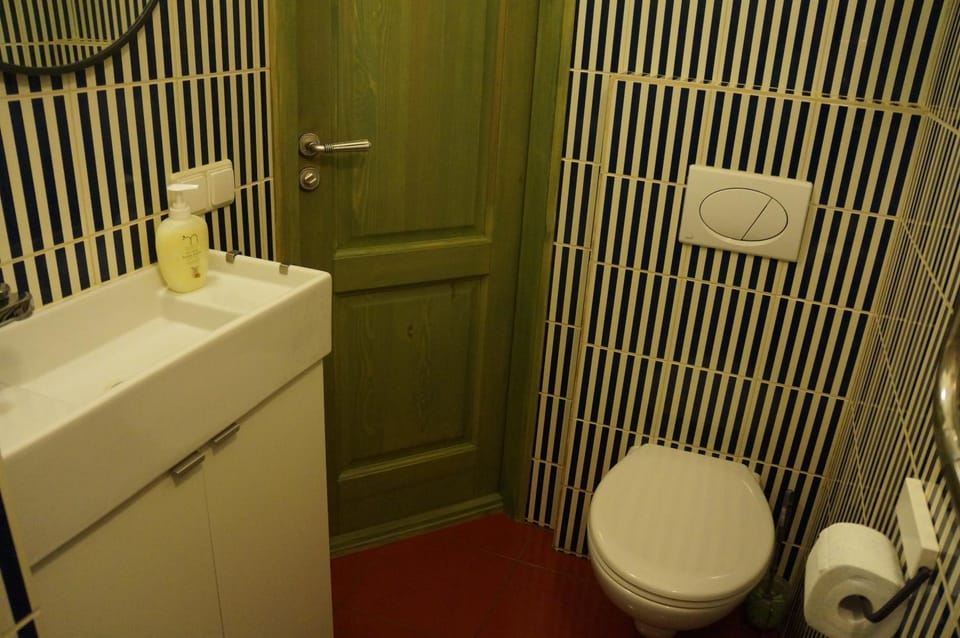 Toilet, Bathroom