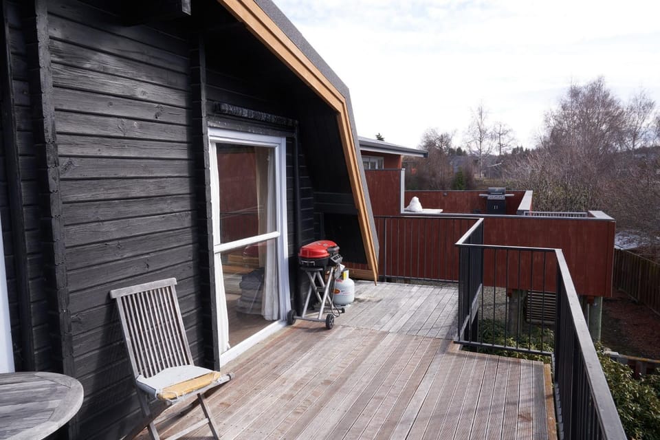 Patio, BBQ facilities, Mountain view