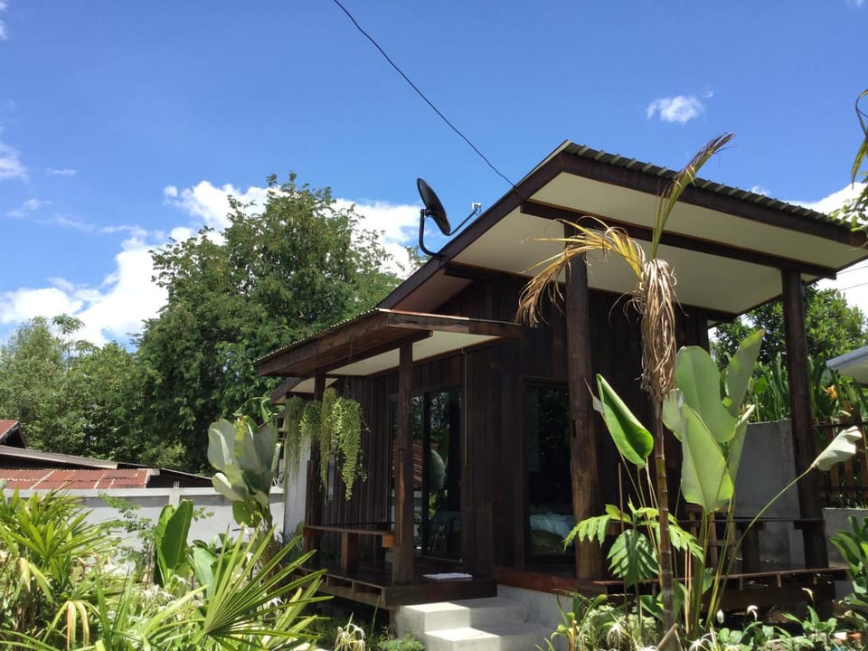 Baan Suan La Moon Bed and Breakfast in Vientiane Province, Laos