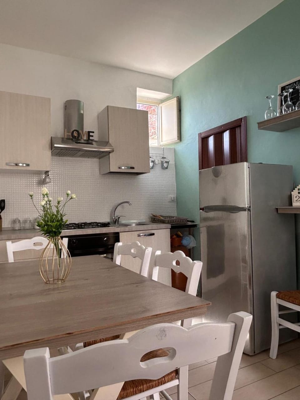 Food close-up, Kitchen or kitchenette, Dining area, Breakfast, oven, stove