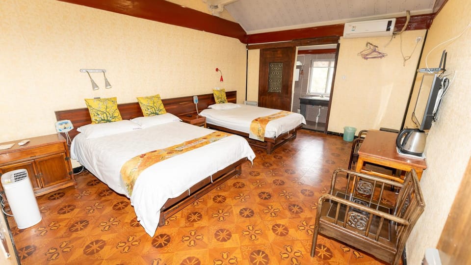 Bed, TV and multimedia, Photo of the whole room, Bedroom, minibar, air conditioner