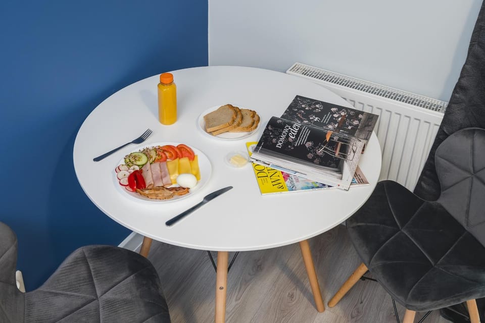 Food and drinks, Dining area, Food, Breakfast