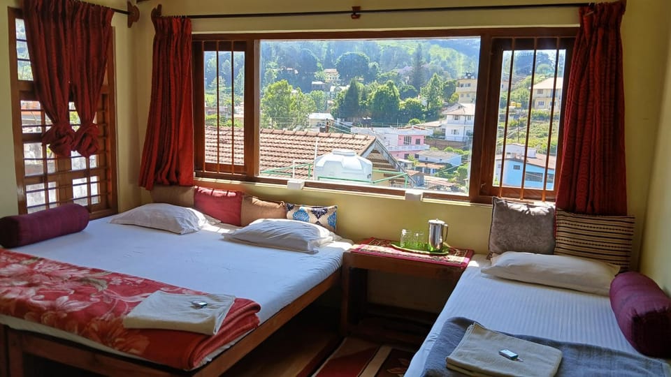 Bedroom, Mountain view