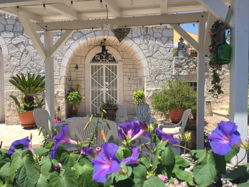 Property building, Facade/entrance, Spring, Day, Bird's eye view, Summer, Garden, View (from property/room), Other, Floor plan, On site, Garden view, Internal: Not applicable to any particular room