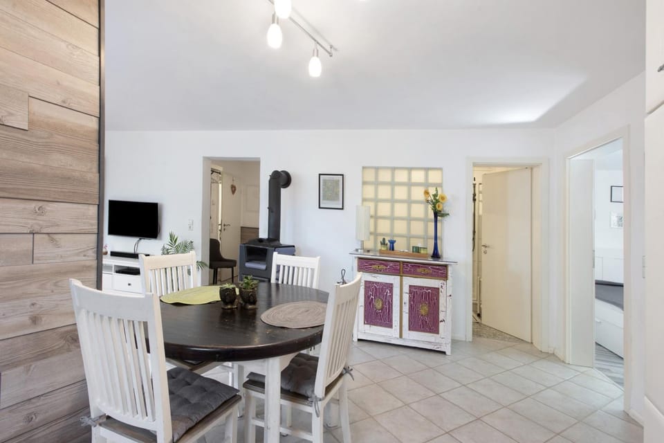 Property building, Kitchen or kitchenette, Living room