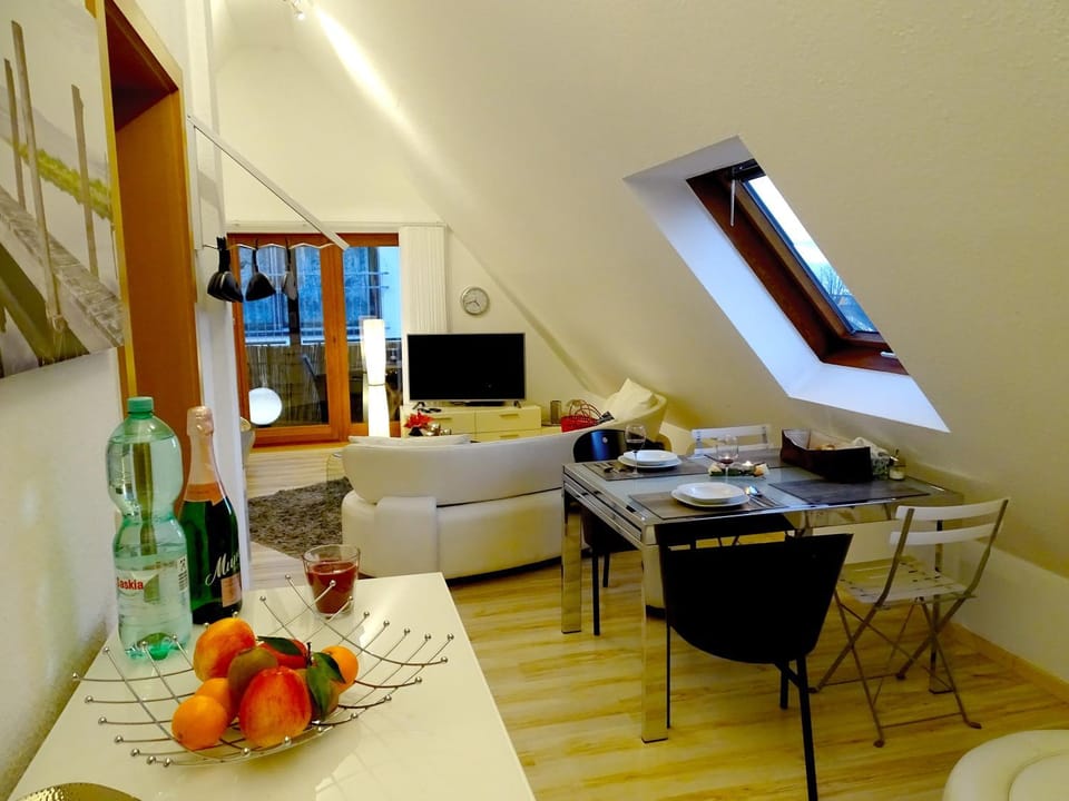 Living room, Seating area, Dining area