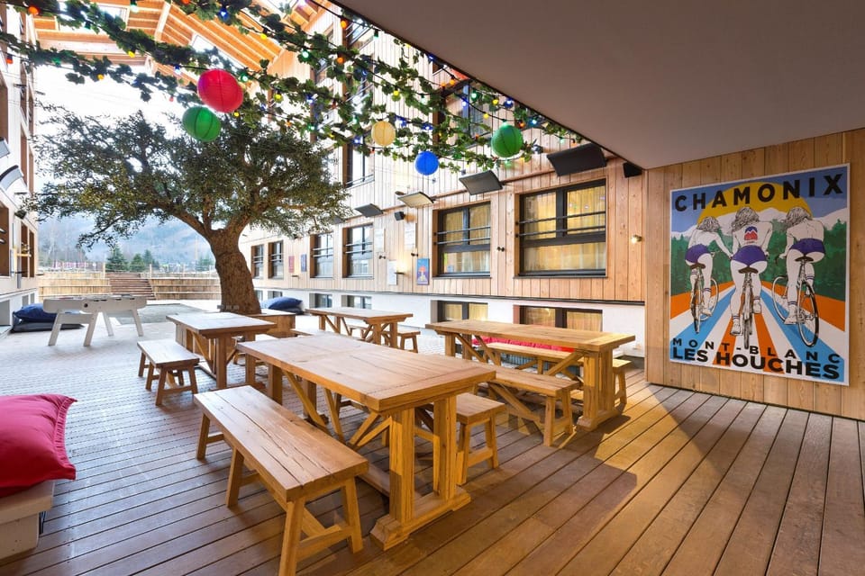 Patio, Garden, Mountain view