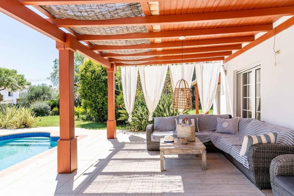 Exclusive Villa Close to the Beach Villa in Porches