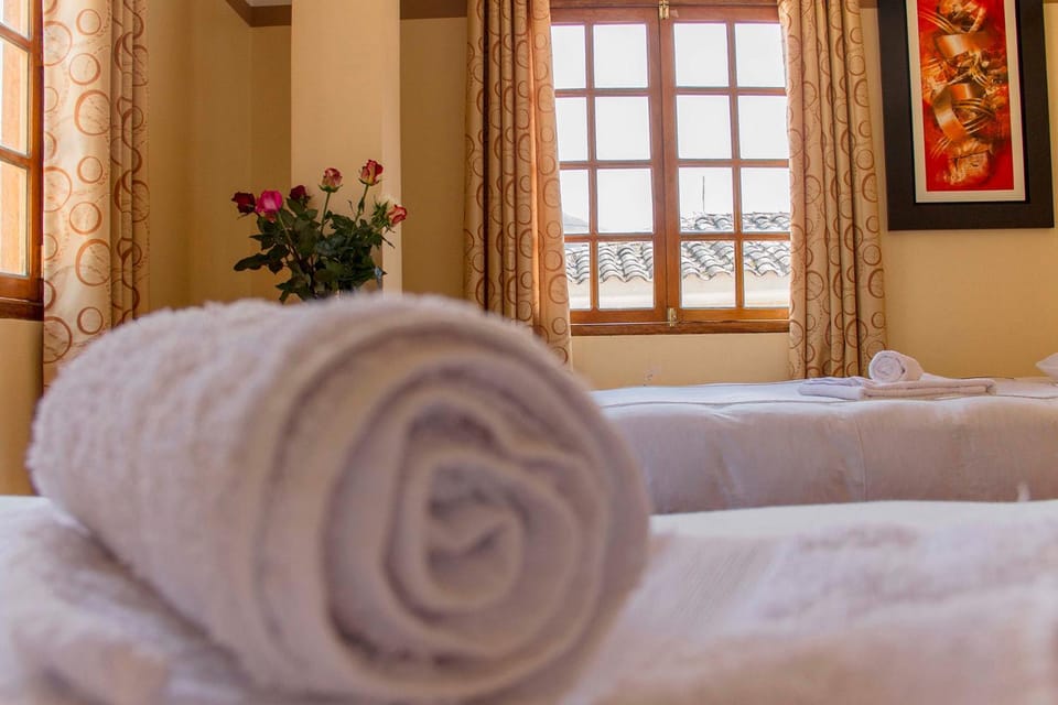 Bed, Bedroom, towels