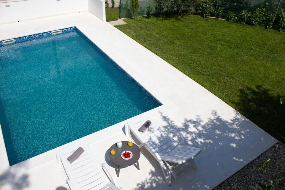 Garden, Swimming pool
