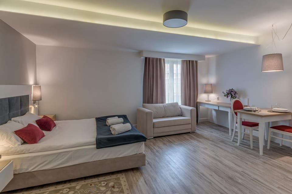 Photo of the whole room, Bedroom