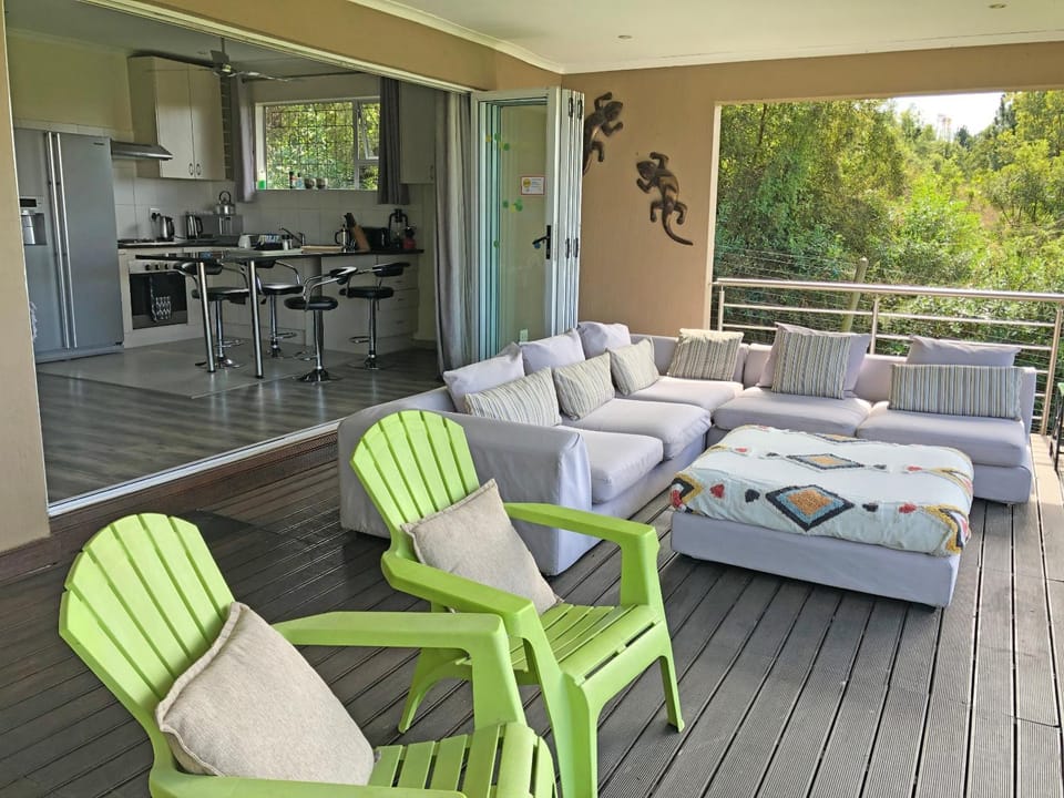 Patio, Dining area, kitchen