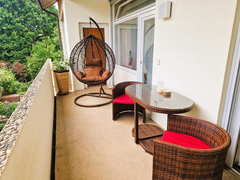 Patio, Garden, Balcony/Terrace, Seating area, Garden view