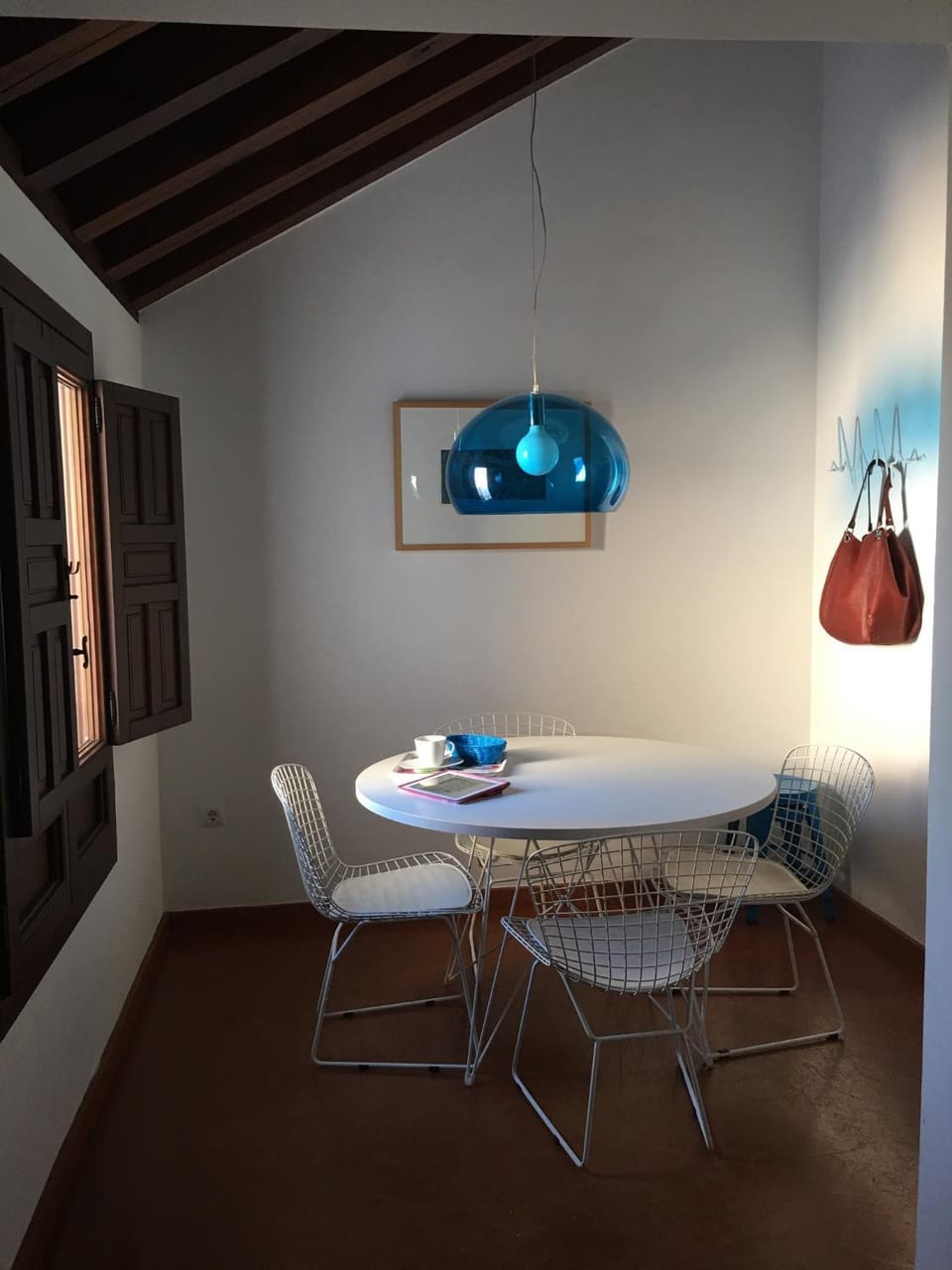 Seating area, Dining area