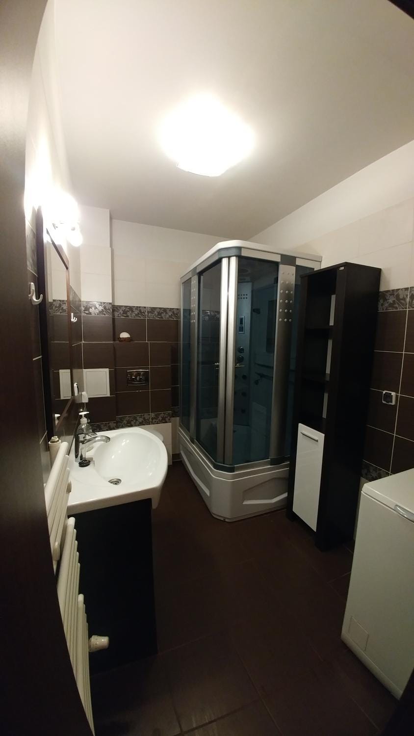 Shower, Toilet, Spring, Bed, Day, Night, People, People, People, Natural landscape, Activities, Winter, Summer, BBQ facilities, BBQ facilities, Billiard, Bowling, Children play ground, Children play ground, Darts, Garden, Garden, Karaoke, Nightclub / DJ, Table tennis, Bathroom, TV and multimedia, Coffee/tea facilities, Balcony/Terrace, Balcony/Terrace, Kitchen or kitchenette, Living room, Spa and wellness centre/facilities, Floor plan, Hiking, Hiking, Cycling, Cycling, Kids's club, Evening entertainment, Animals, Animals, Bedroom, Autumn, On site, Pets, Pets, Garden view, Garden view, Sports, Entertainment, Sunrise, Sunset, children, children, children, young children, young children, young children, older children, older children, older children, group of guests, group of guests, Public Bath, Family, Family, Family