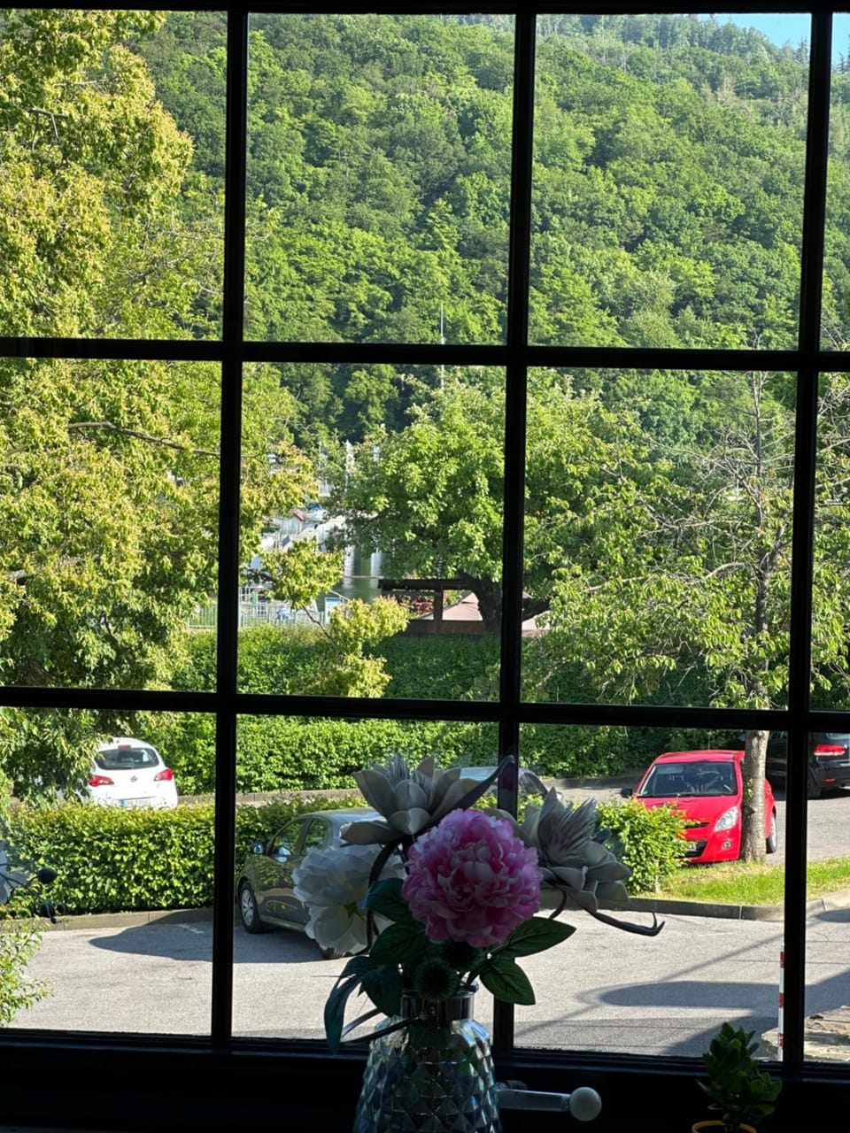 Spring, Day, Natural landscape, Garden, Coffee/tea facilities, Garden view, Mountain view, Breakfast, Parking
