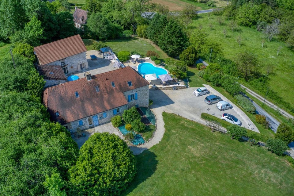 Hostcare - Domaine des Pierres Blanches - La Salamandre House in Nouvelle-Aquitaine