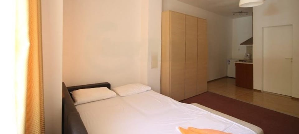 Bed, Photo of the whole room, Bedroom, wardrobe