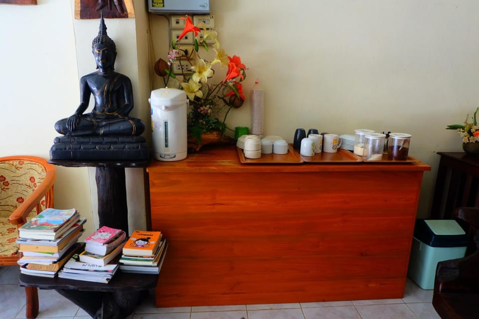 Communal lounge/ TV room