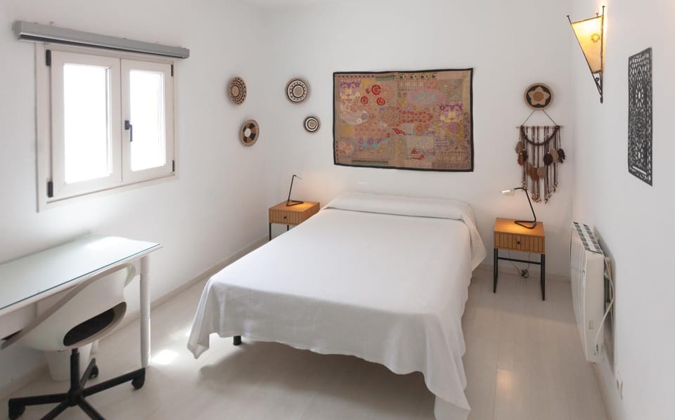 Bed, Photo of the whole room, Bedroom, heating