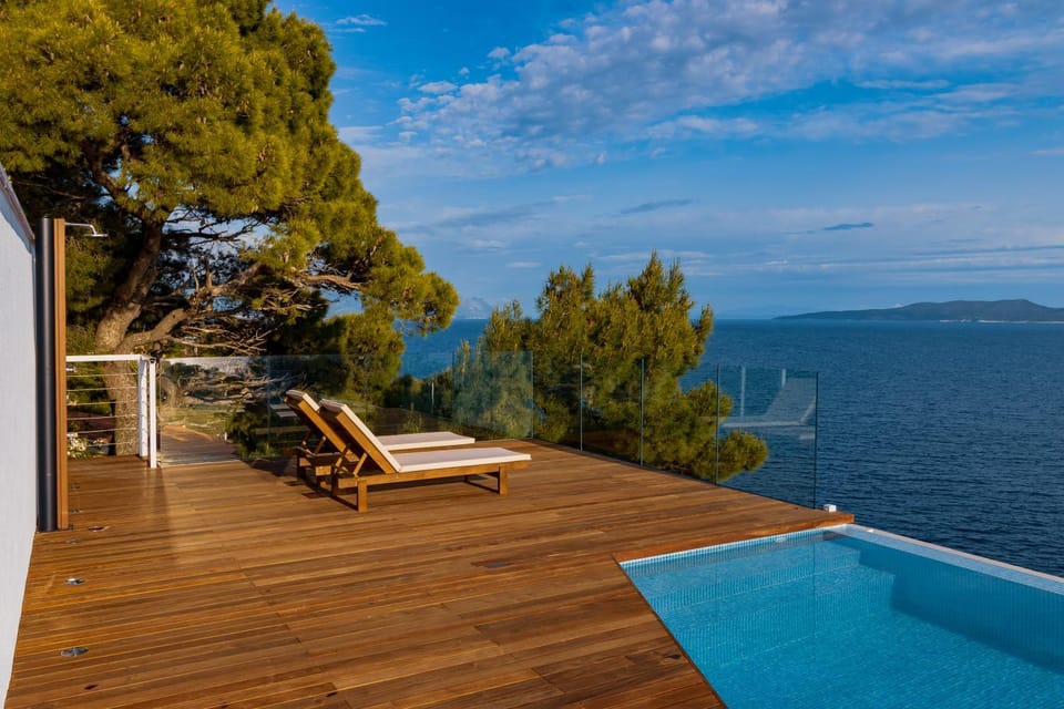 Day, Natural landscape, View (from property/room), Balcony/Terrace, Mountain view, Pool view, Sea view, Swimming pool, sunbed